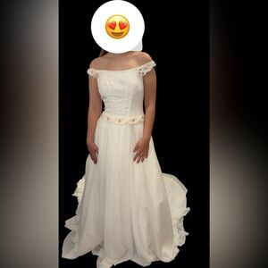 Elegant Off-Shoulder White Dress